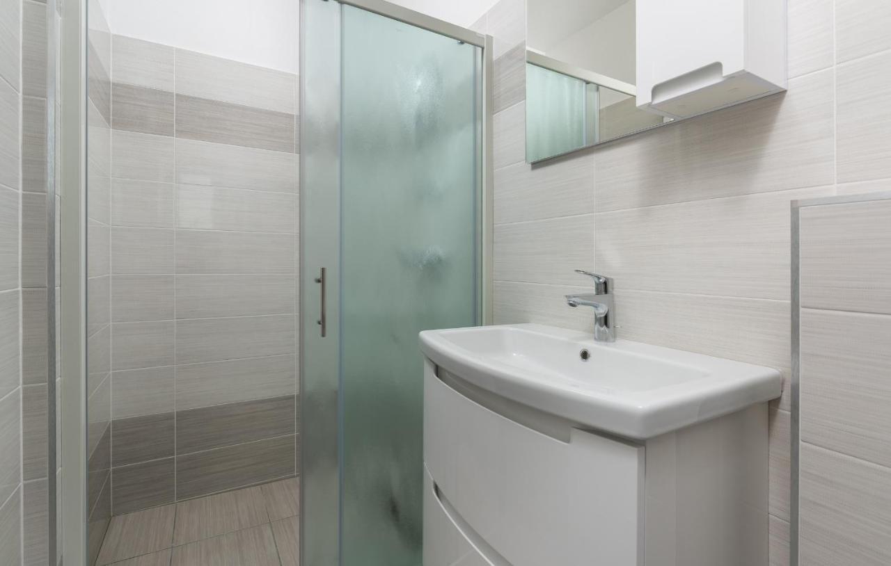Villa Buroli With Pool, Sauna And Jacuzzi Bagian luar foto