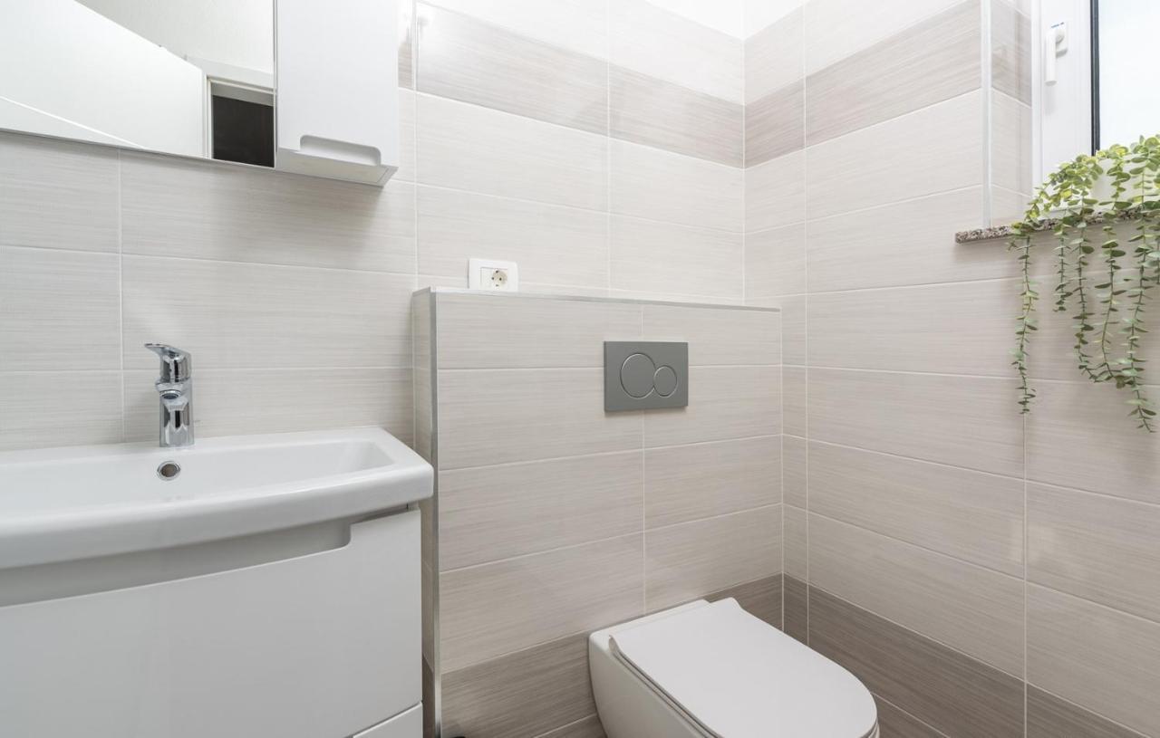 Villa Buroli With Pool, Sauna And Jacuzzi Bagian luar foto