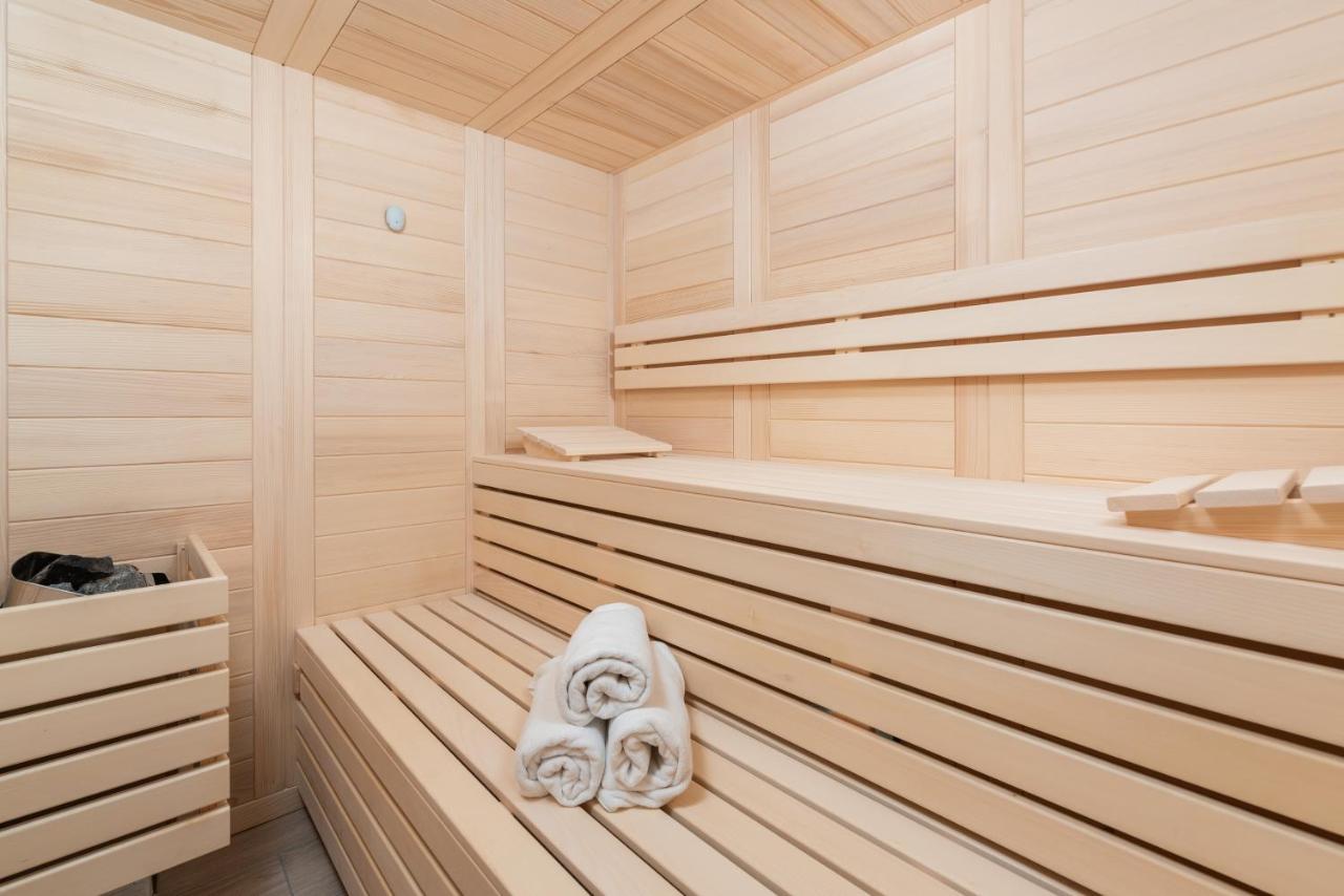 Villa Buroli With Pool, Sauna And Jacuzzi Bagian luar foto