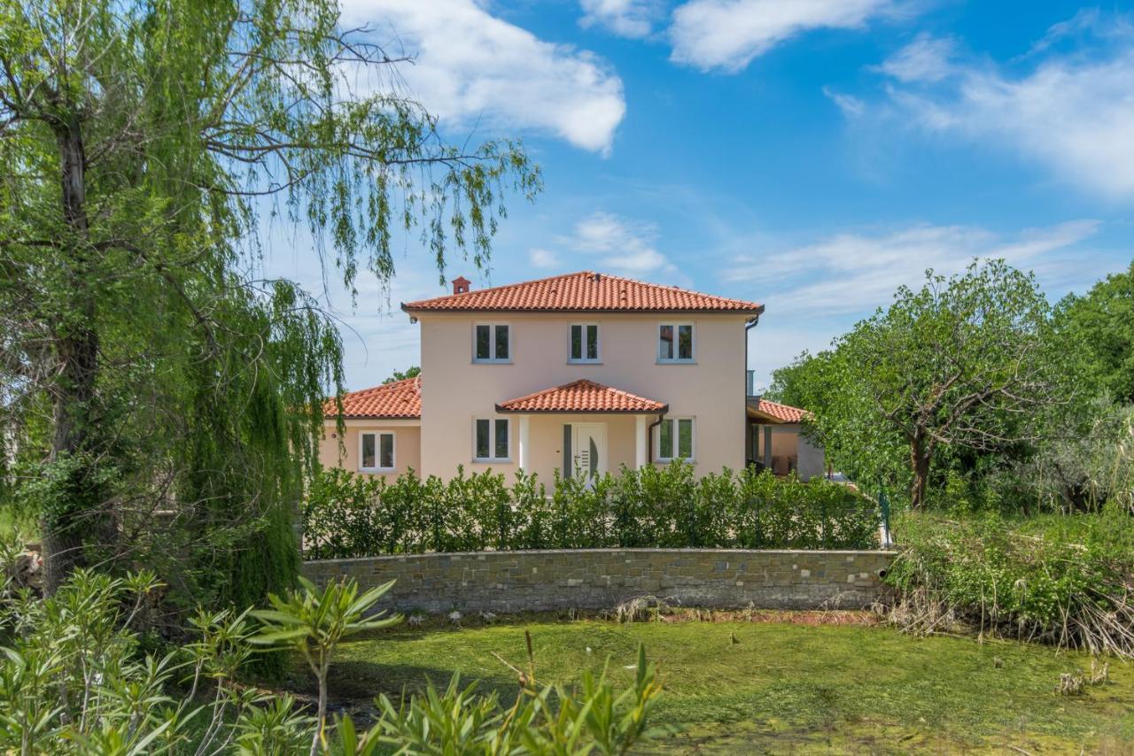 Villa Buroli With Pool, Sauna And Jacuzzi Bagian luar foto