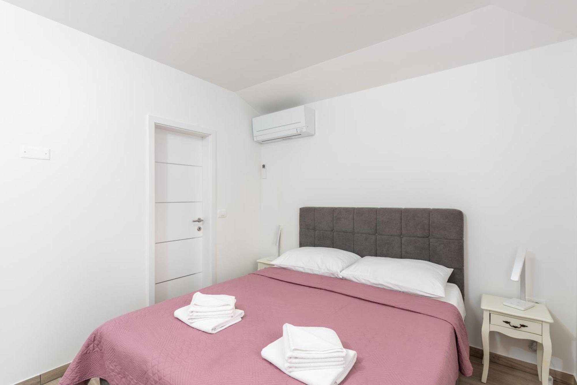 Villa Buroli With Pool, Sauna And Jacuzzi Bagian luar foto