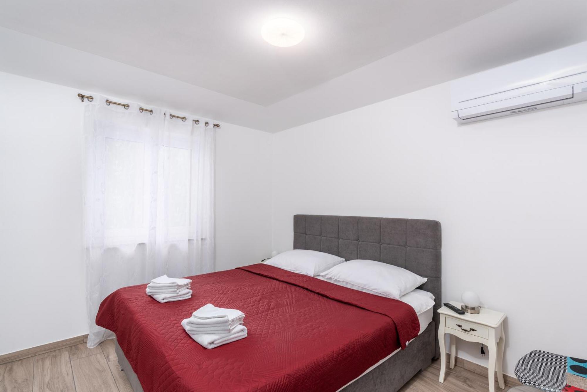 Villa Buroli With Pool, Sauna And Jacuzzi Bagian luar foto