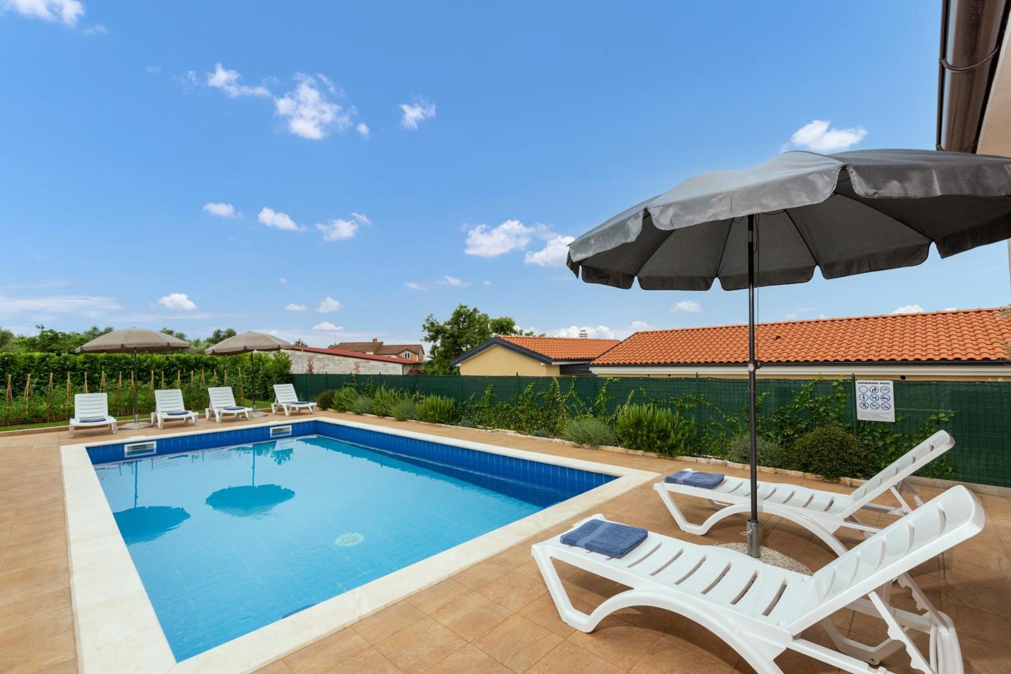 Villa Buroli With Pool, Sauna And Jacuzzi Bagian luar foto
